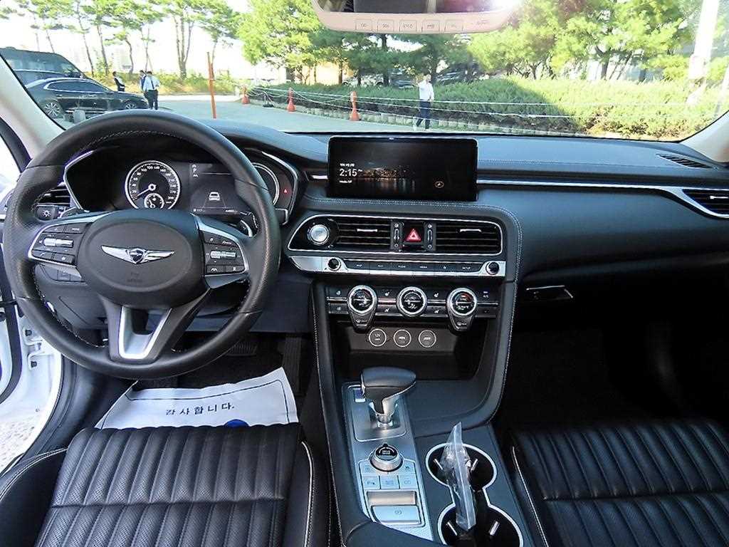 Genesis G70 — photo 07