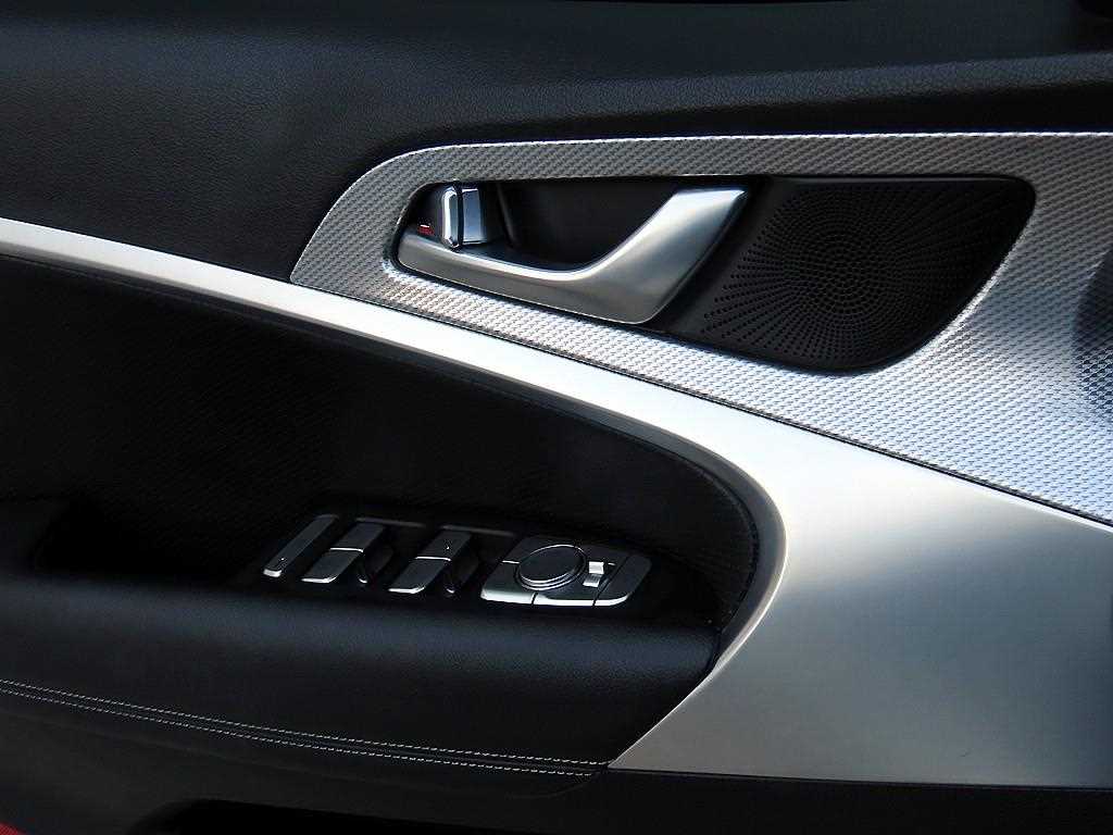Genesis G70 — photo 12