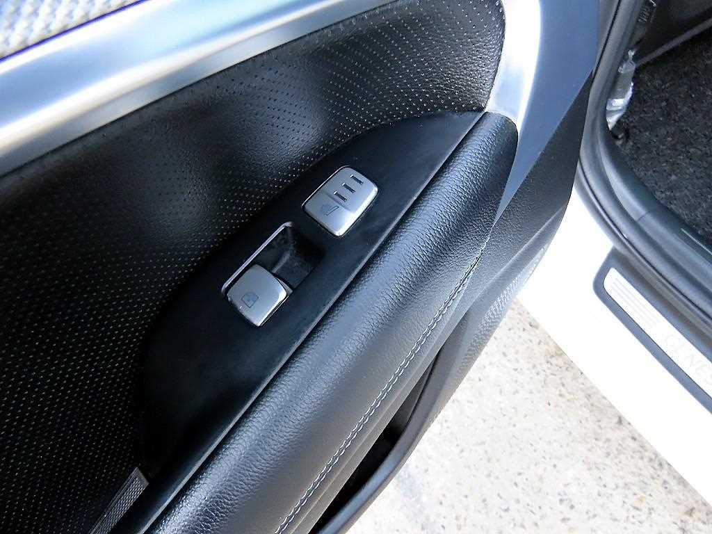 Genesis G70 — photo 15