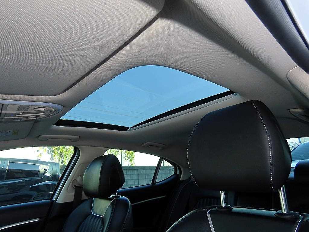 Genesis G70 — photo 17