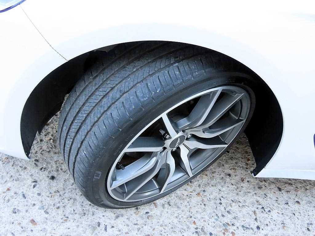 Genesis G70 — photo 20