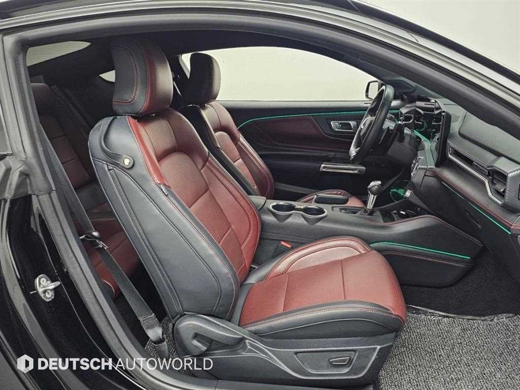 Ford Mustang — photo 10