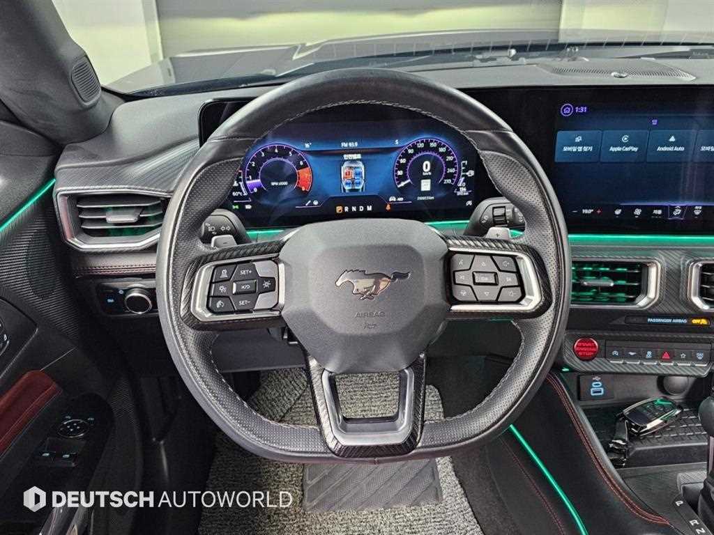 Ford Mustang — photo 13