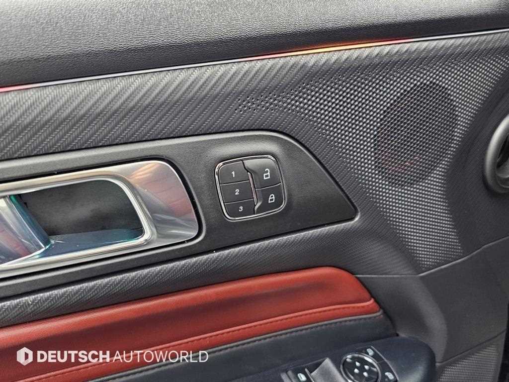 Ford Mustang — photo 16