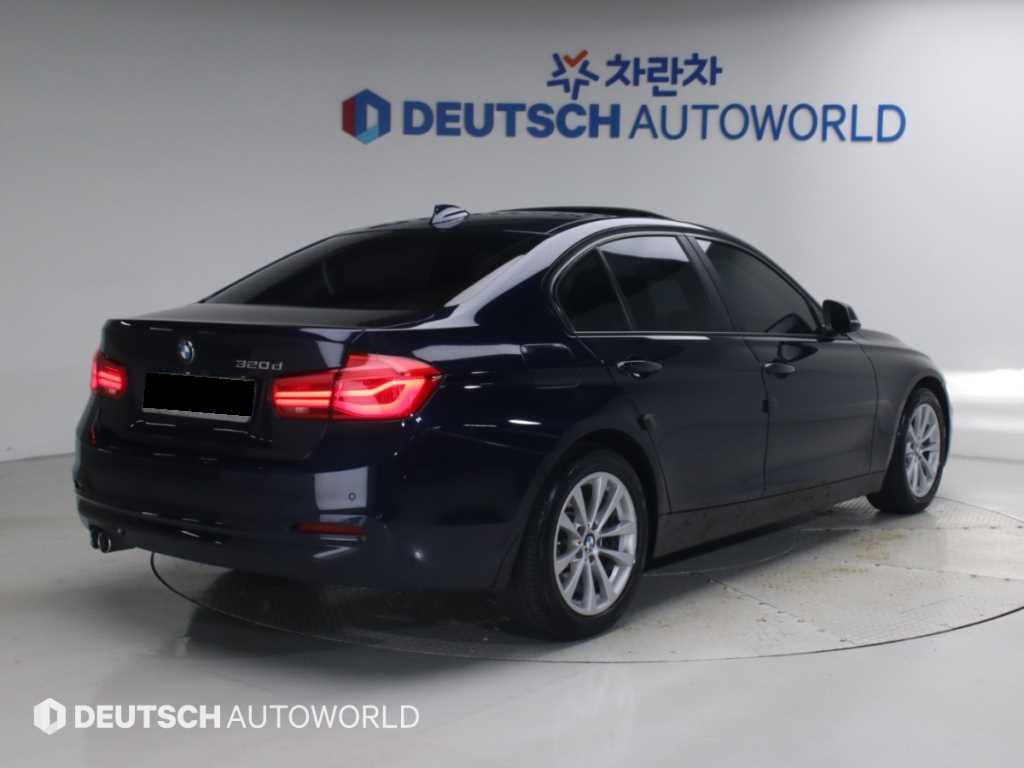 BMW 3-Series — photo 02