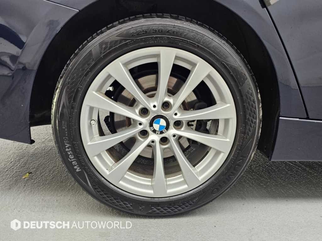 BMW 3-Series — photo 05