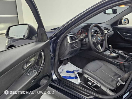 BMW 3-Series — photo 11