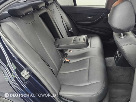 BMW 3-Series — photo 12