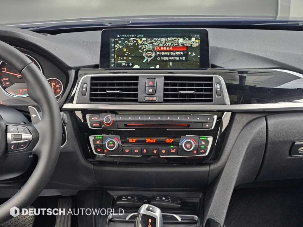 BMW 3-Series — photo 14