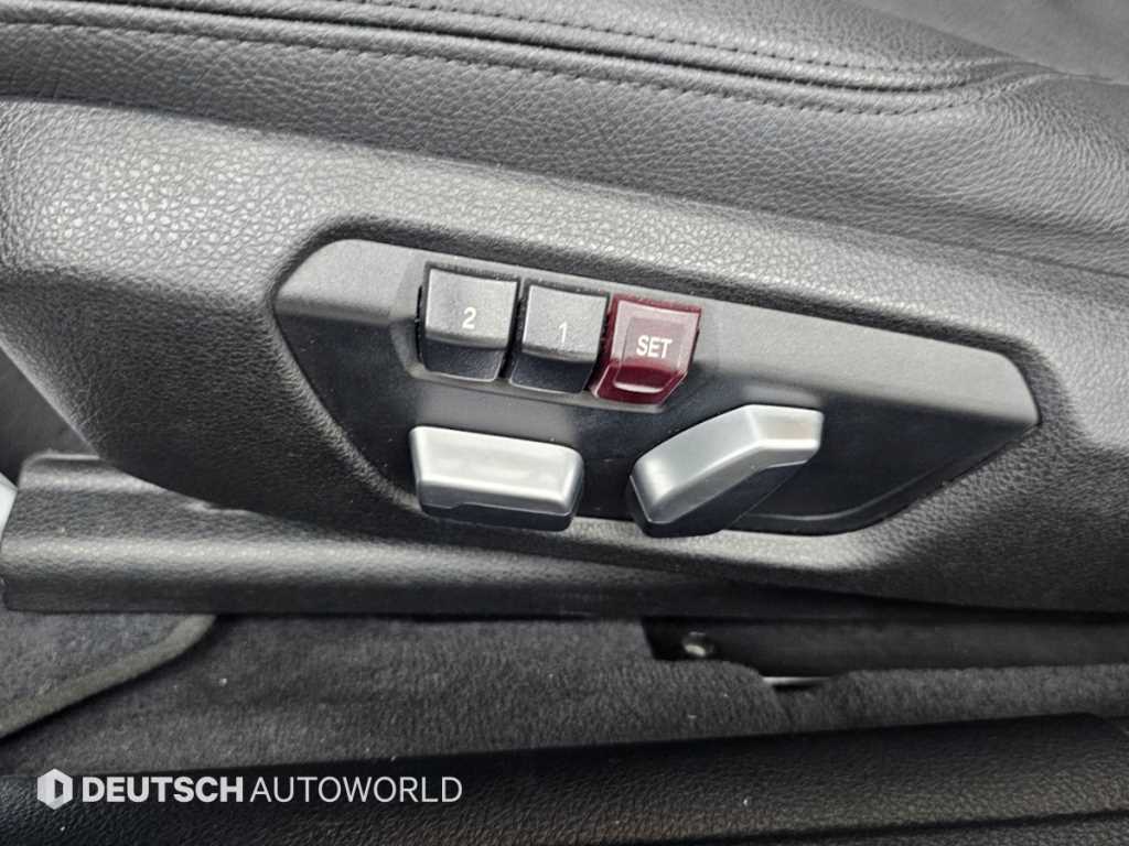 BMW 3-Series — photo 16