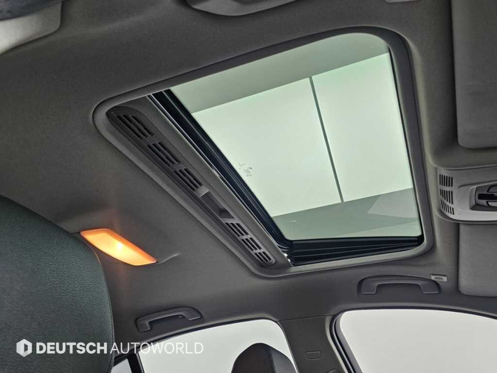 BMW 3-Series — photo 18
