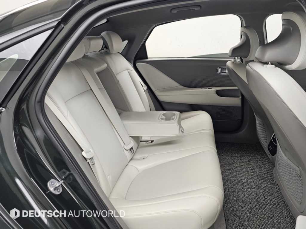 Hyundai Ioniq6 — photo 12