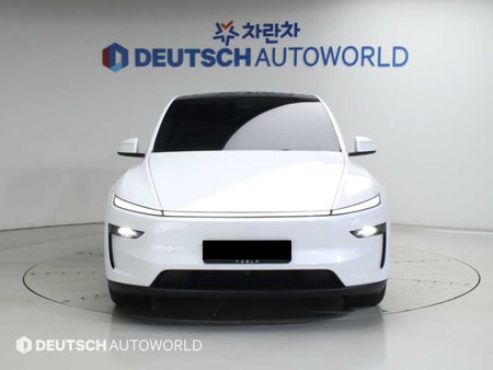 Tesla Model Y — photo 03