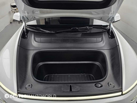 Tesla Model Y — photo 06