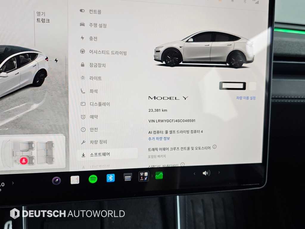 Tesla Model Y — photo 08