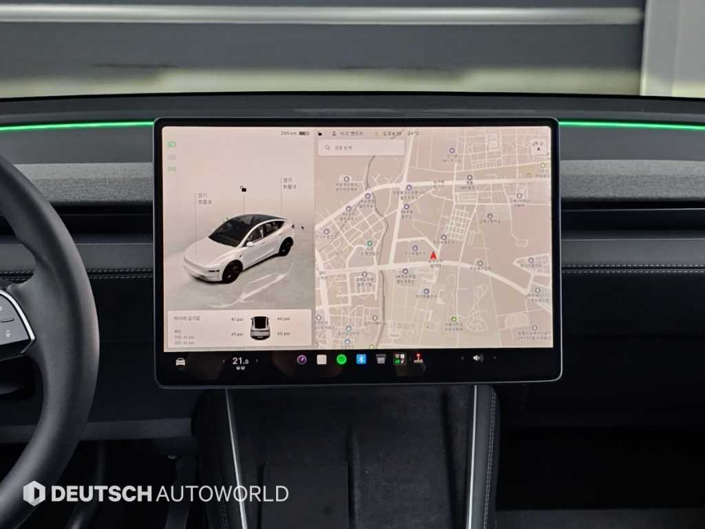 Tesla Model Y — photo 14