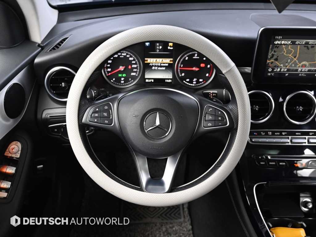 Mercedes-Benz GLC-Class — photo 13