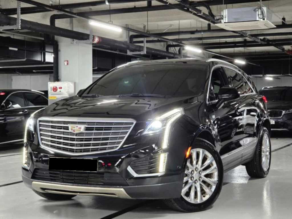 Cadillac XT5 — photo 01