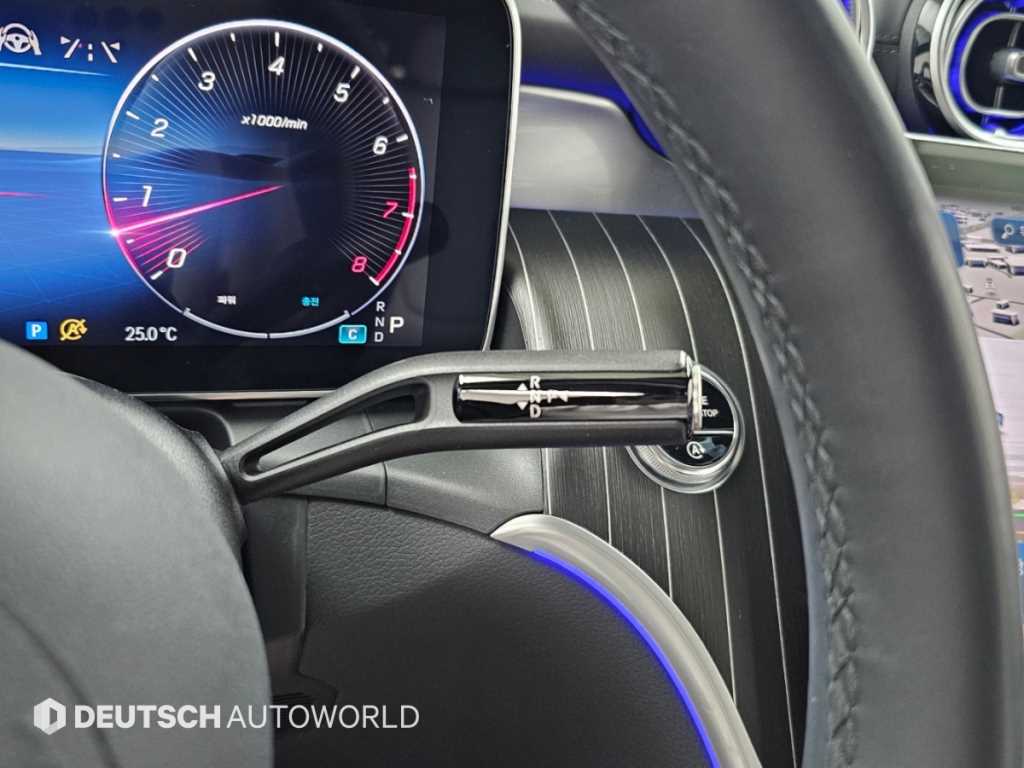 Mercedes-Benz GLC-Class — photo 09