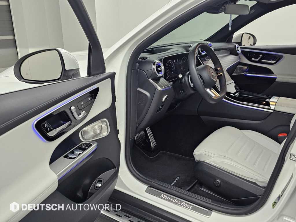 Mercedes-Benz GLC-Class — photo 11