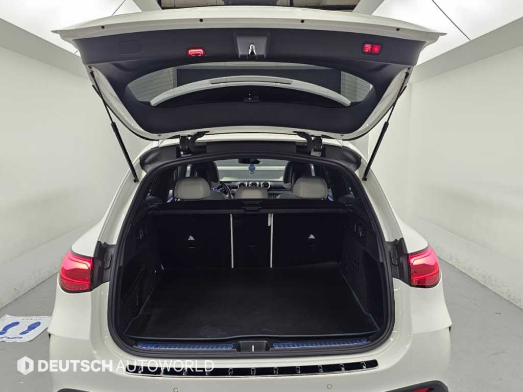 Mercedes-Benz GLC-Class — photo 19
