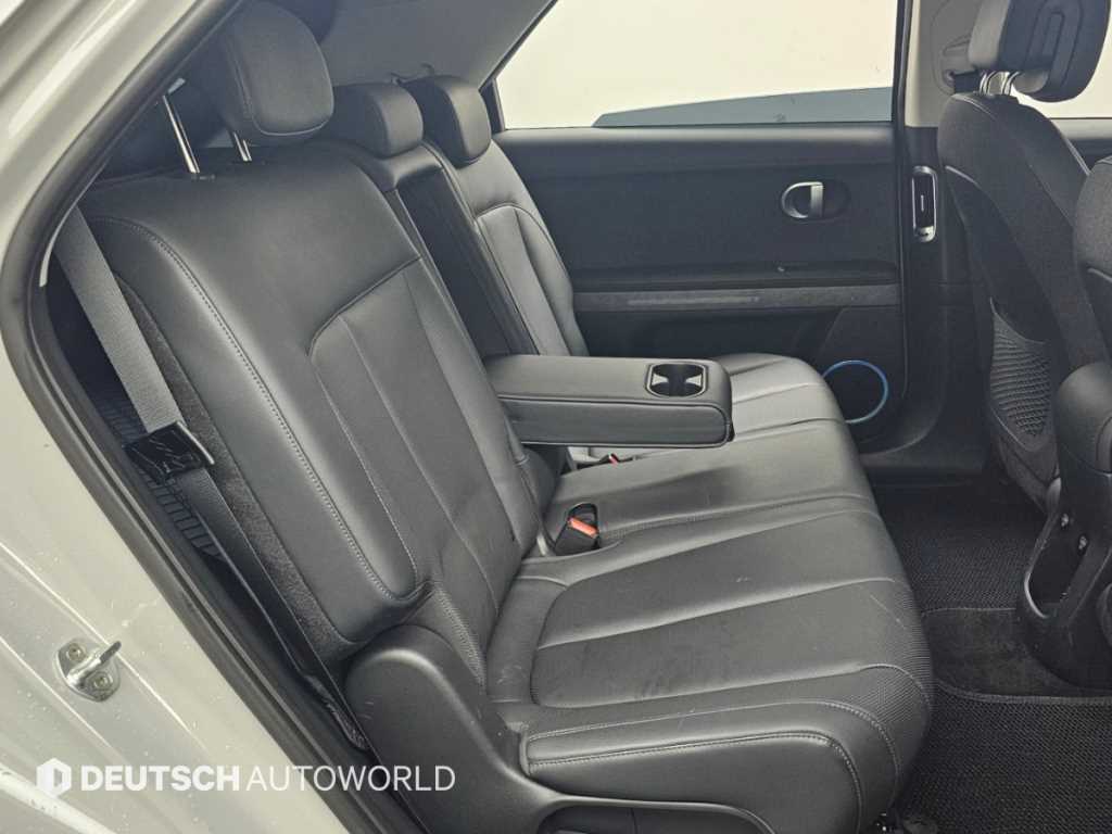 Hyundai Ioniq5 — photo 12