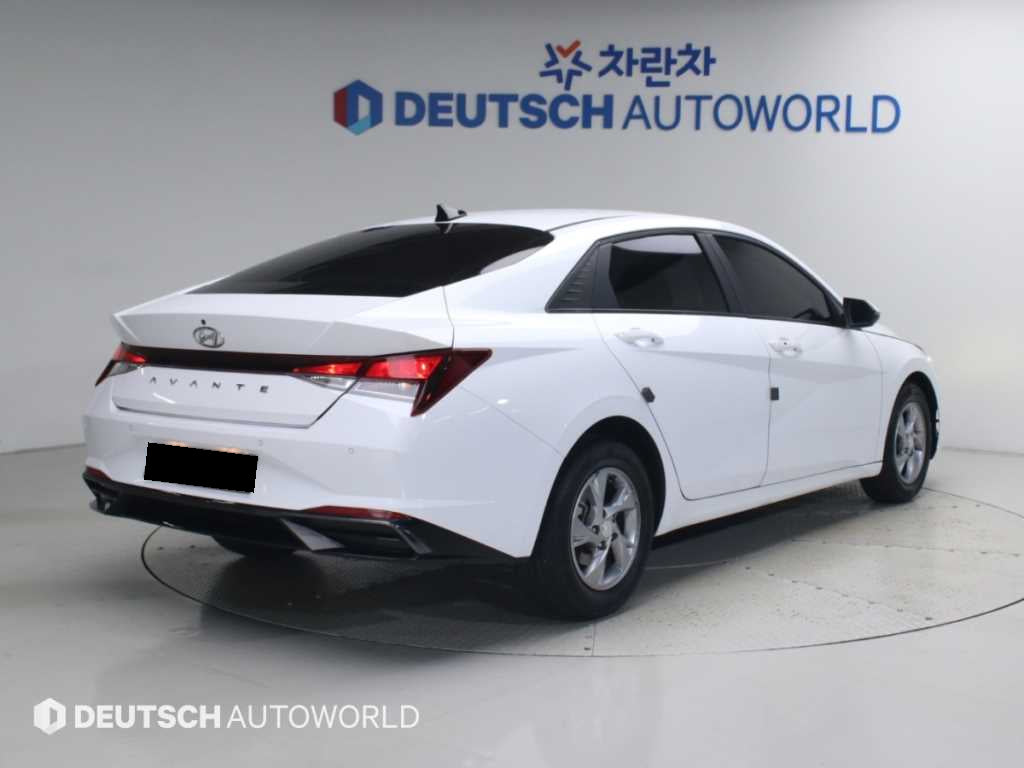 Hyundai Avante — photo 05