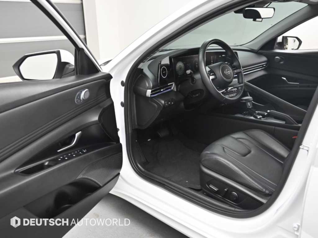 Hyundai Avante — photo 16