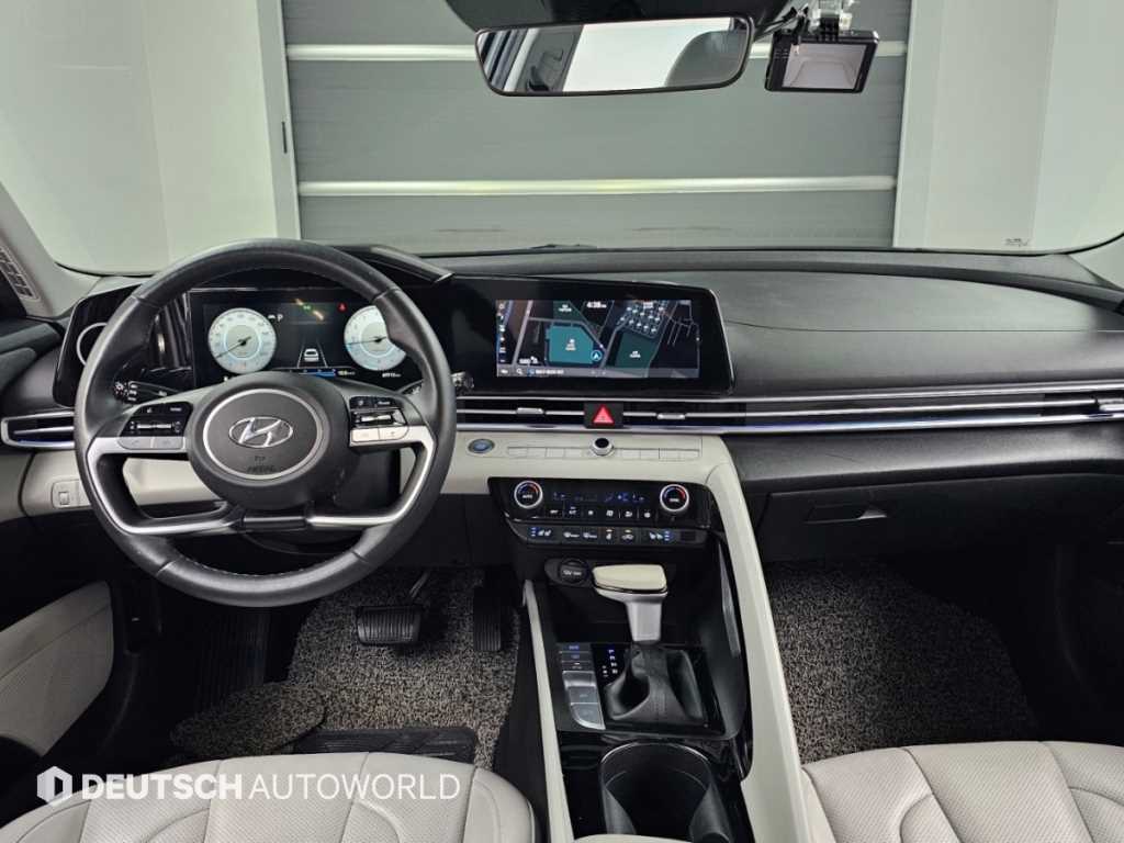 Hyundai Avante — photo 08