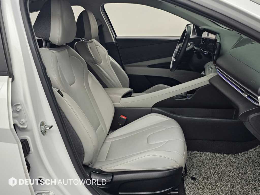 Hyundai Avante — photo 10