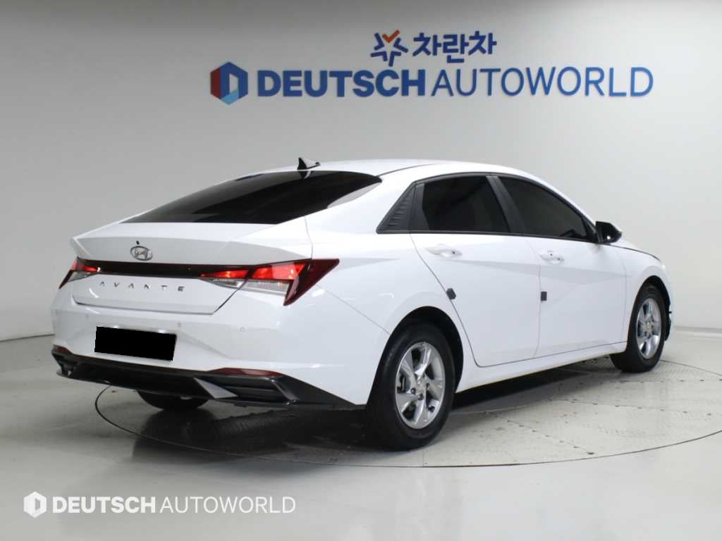Hyundai Avante — photo 04