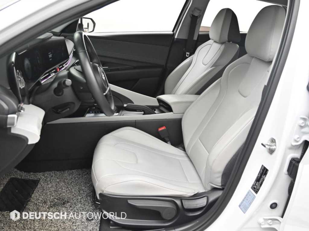 Hyundai Avante — photo 11
