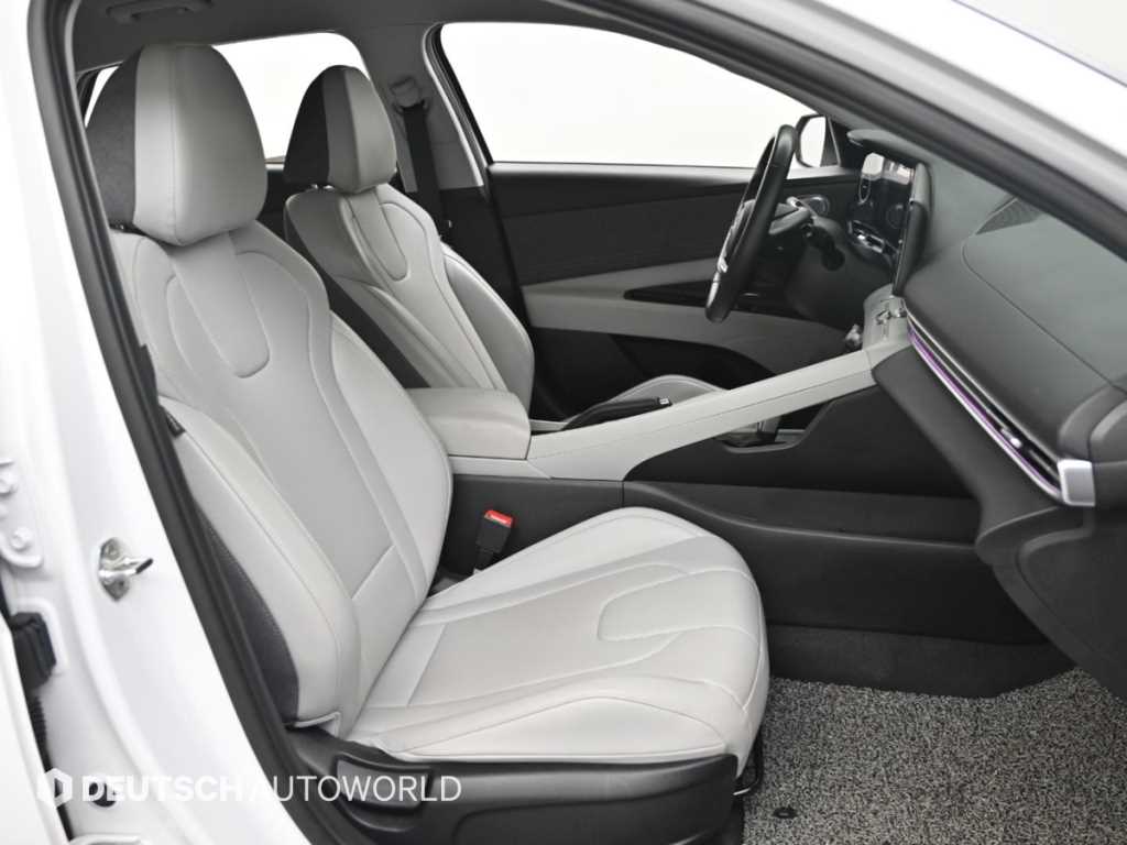 Hyundai Avante — photo 12