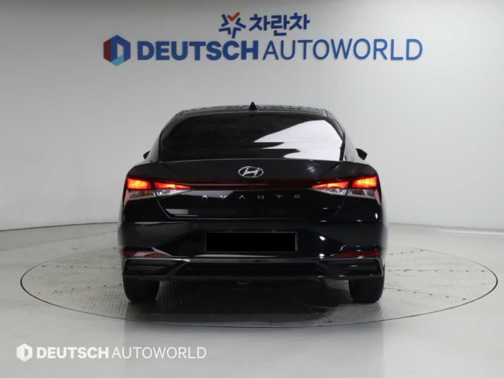 Hyundai Avante — photo 04