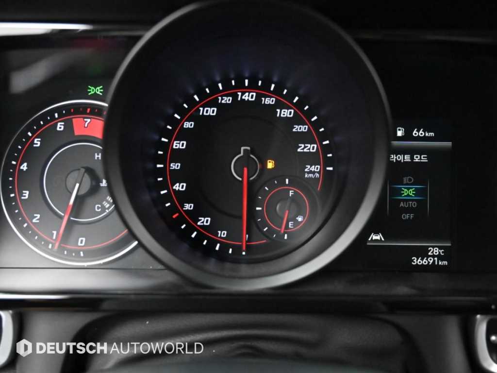 Hyundai Avante — photo 10