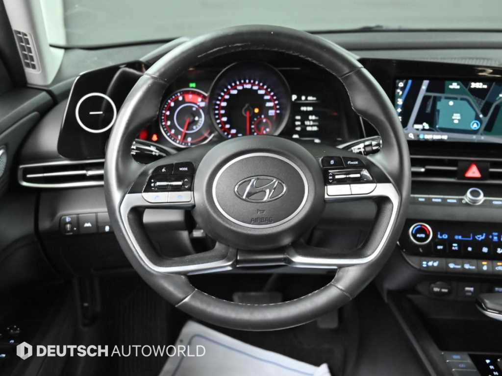Hyundai Avante — photo 12