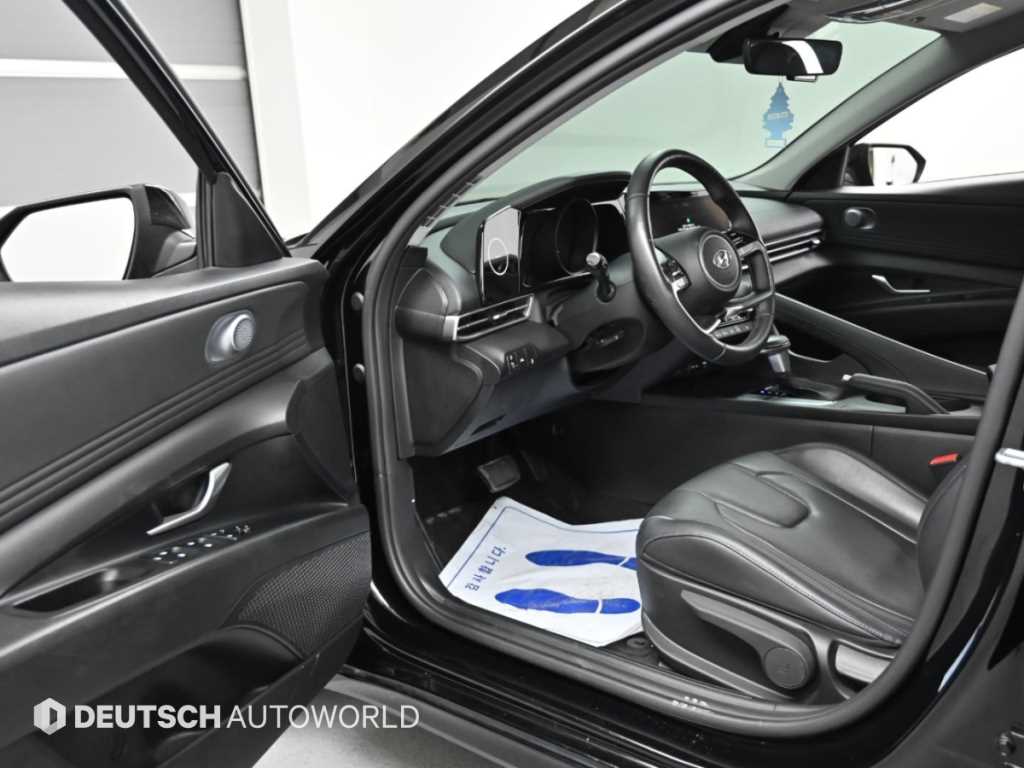 Hyundai Avante — photo 16