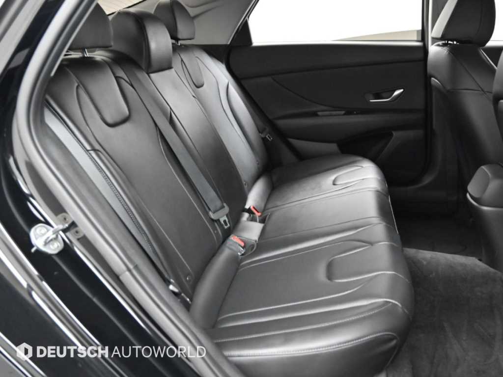 Hyundai Avante — photo 18