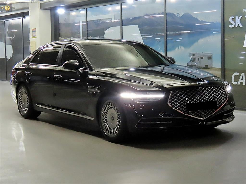 Genesis G90 — photo 01