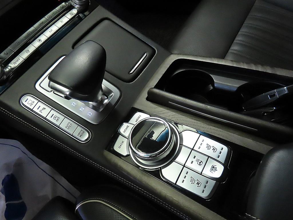 Genesis G90 — photo 12