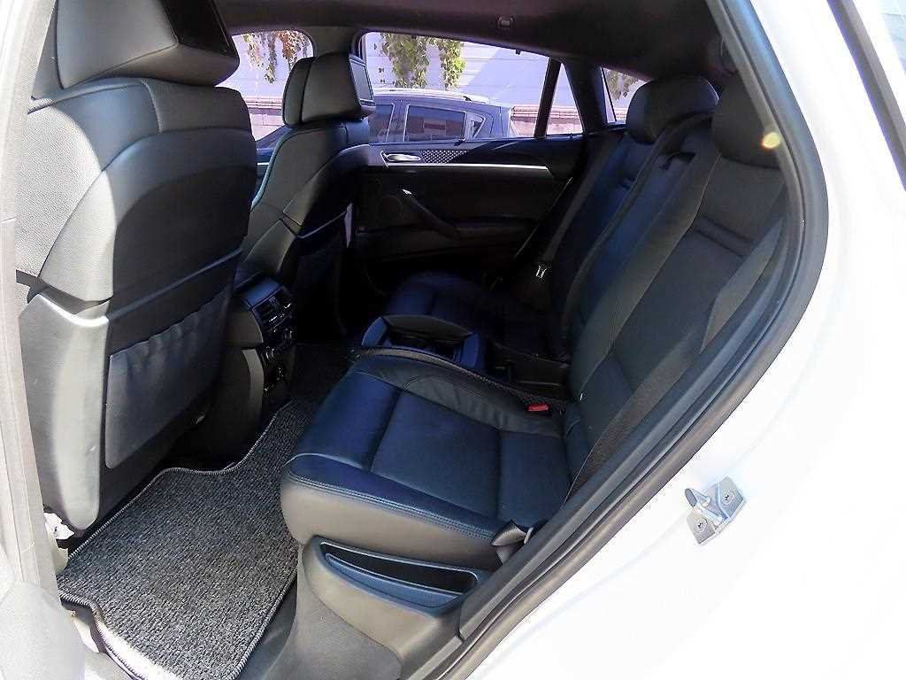 BMW X6 — photo 05