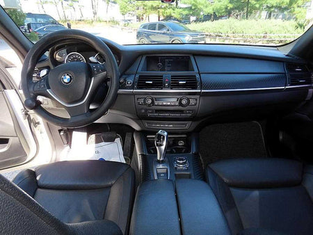 BMW X6 — photo 06