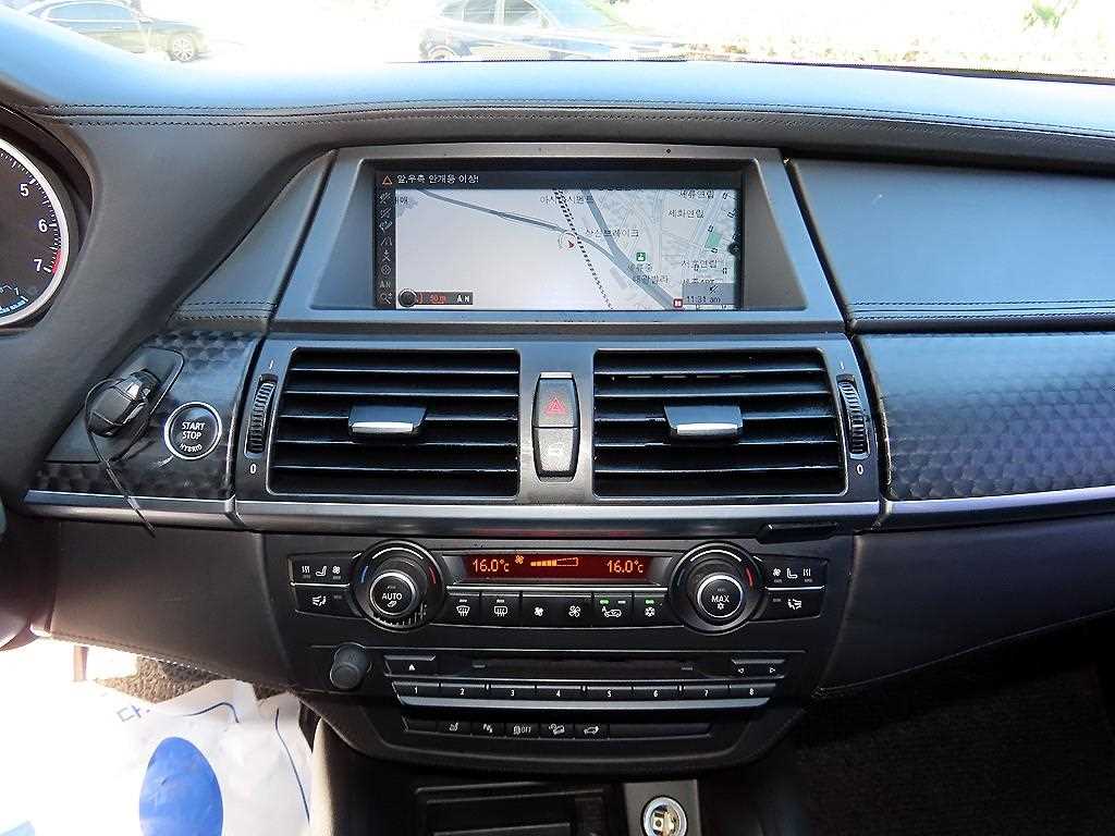 BMW X6 — photo 10