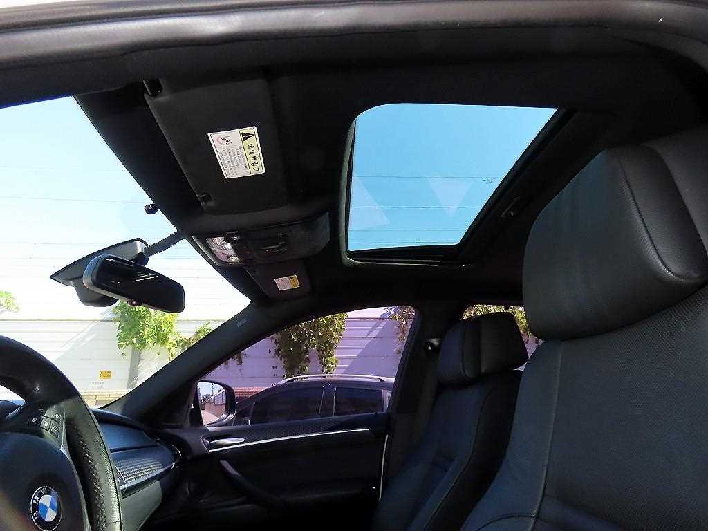 BMW X6 — photo 14