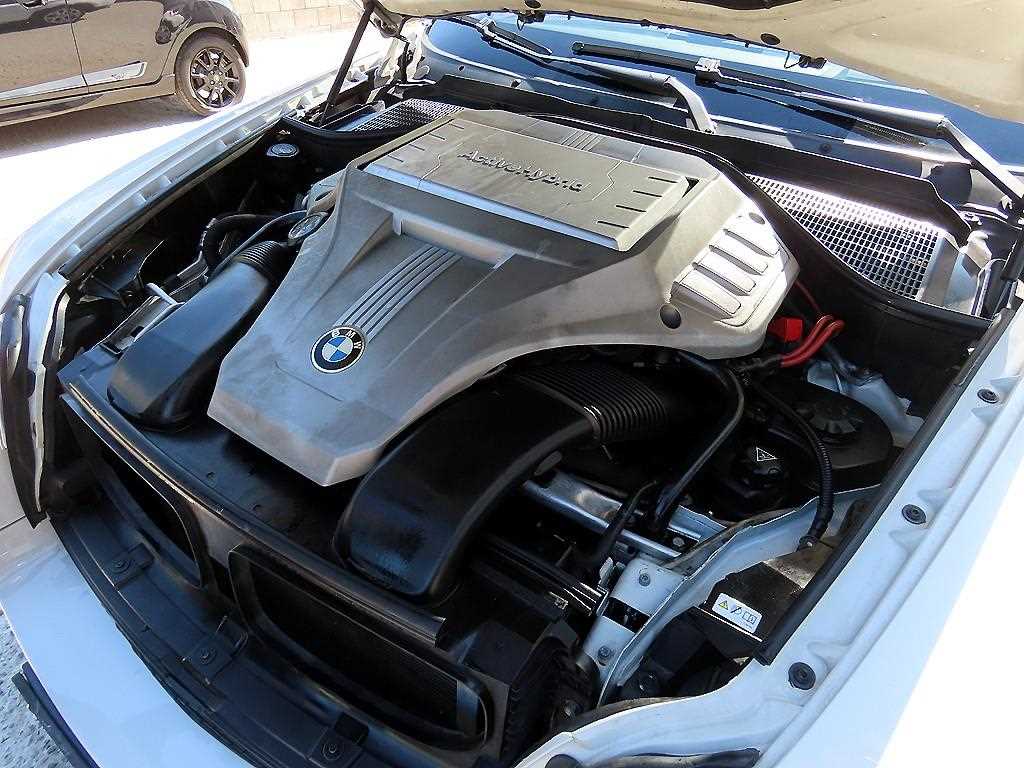 BMW X6 — photo 17