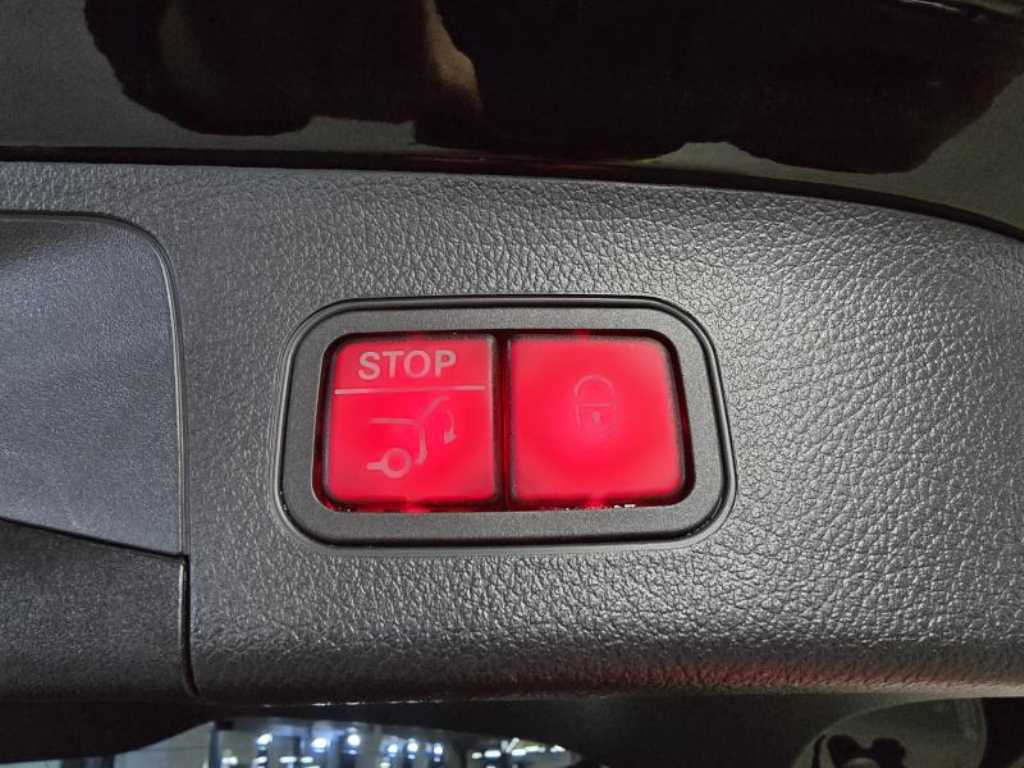 Mercedes-Benz EQA — photo 18