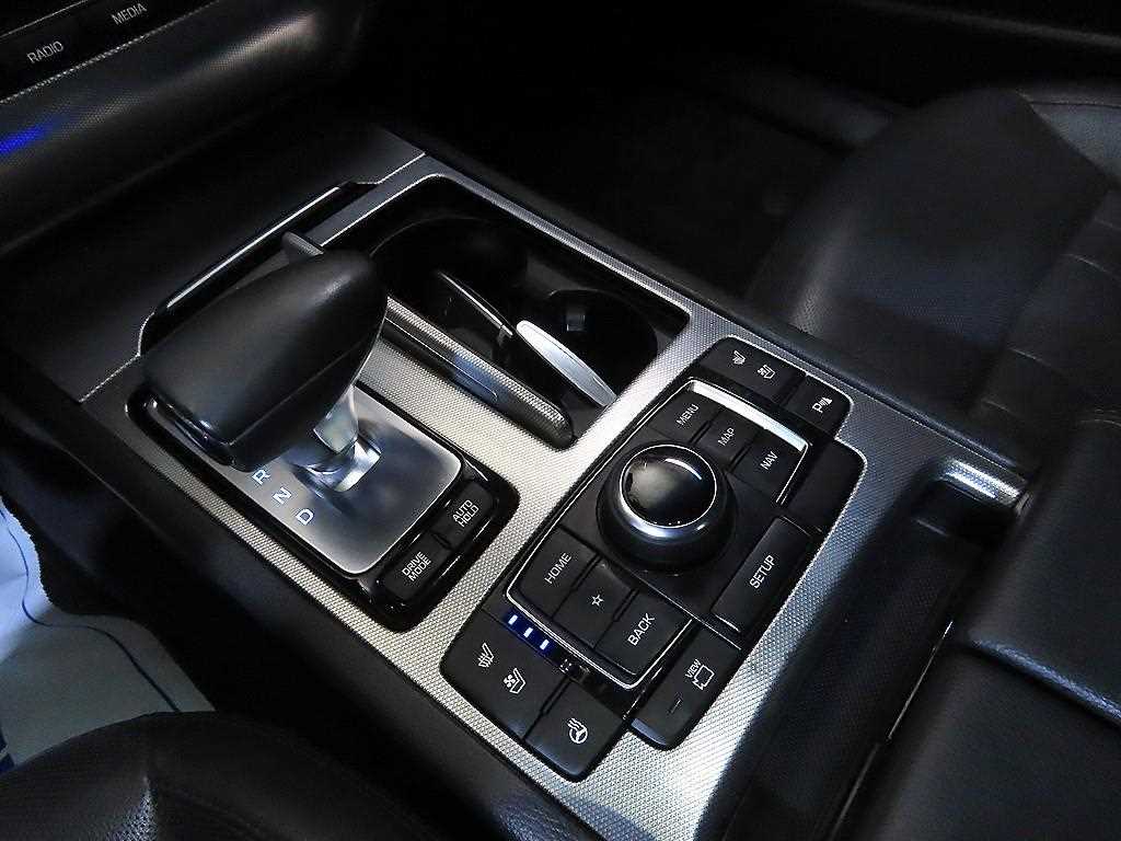 Genesis G80 — photo 12