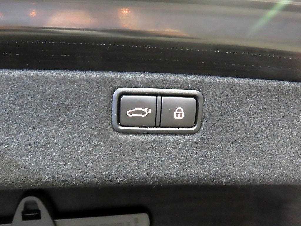 Genesis G80 — photo 17