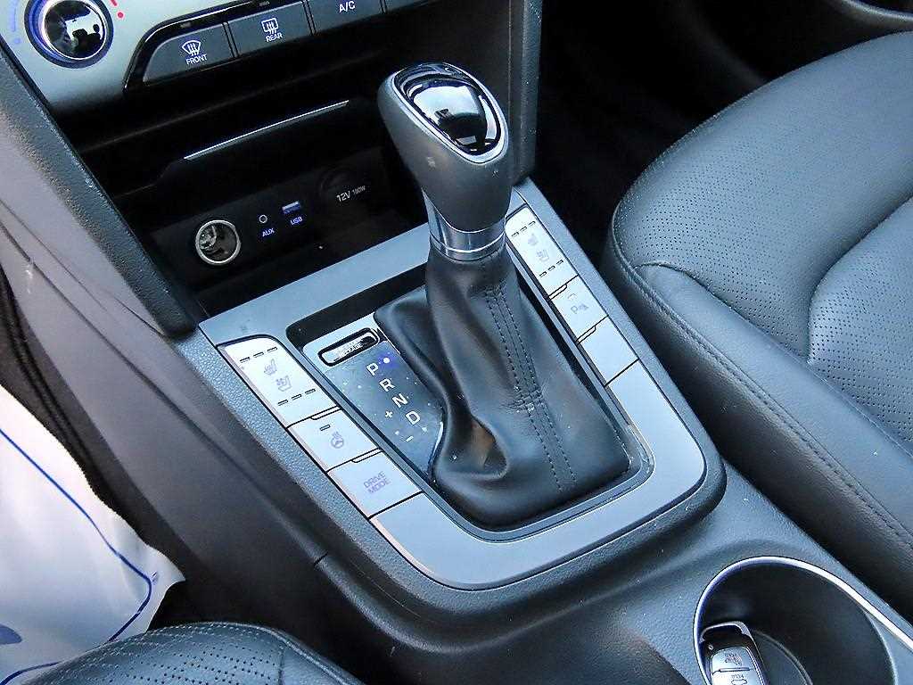 Hyundai Avante — photo 10