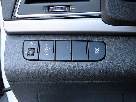 Hyundai Avante — photo 12